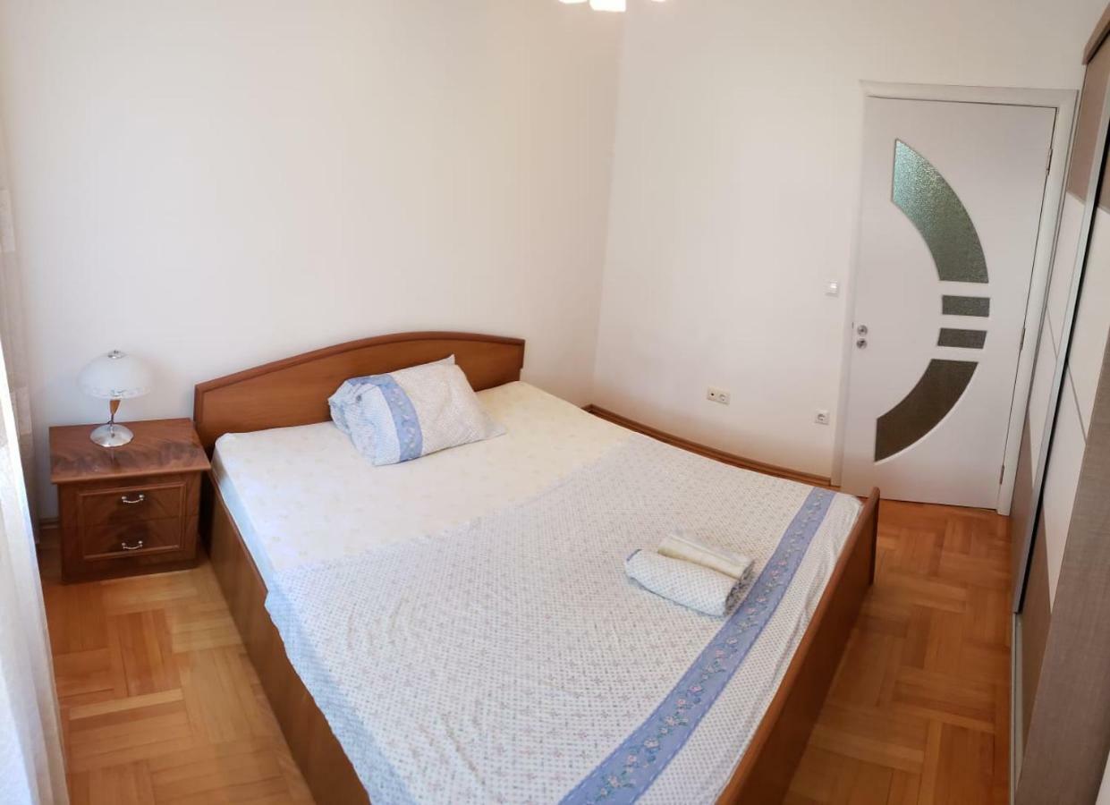 Gorgeous Apartment With City View In The City Center Prishtinë Exterior photo
