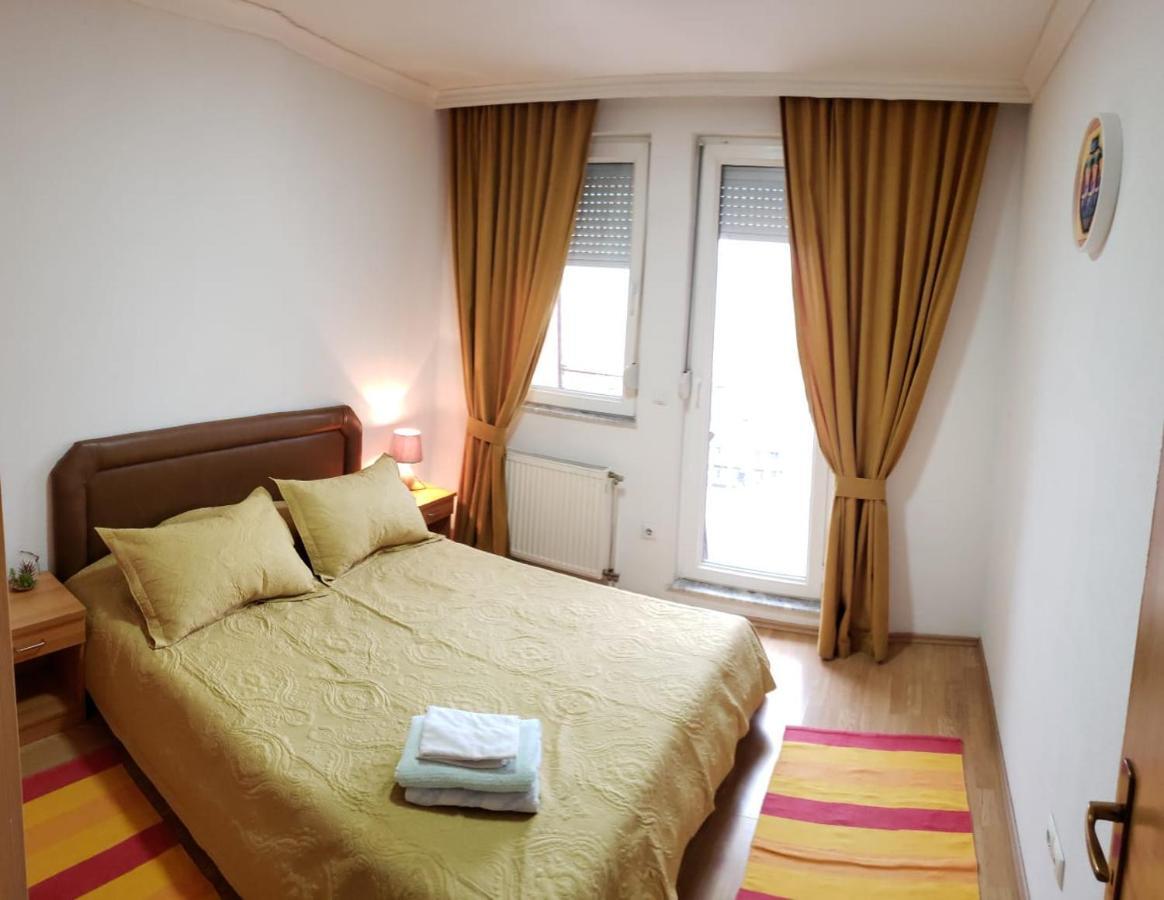 Gorgeous Apartment With City View In The City Center Prishtinë Exterior photo
