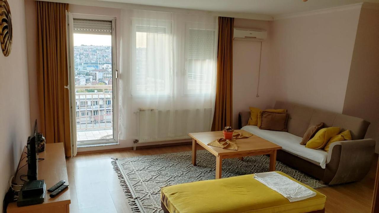 Gorgeous Apartment With City View In The City Center Prishtinë Exterior photo