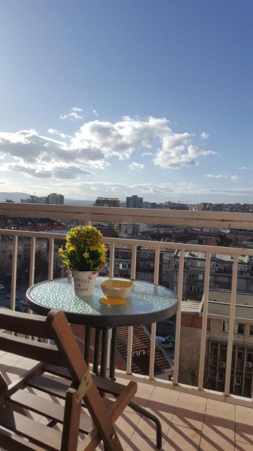 Gorgeous Apartment With City View In The City Center Prishtinë Exterior photo